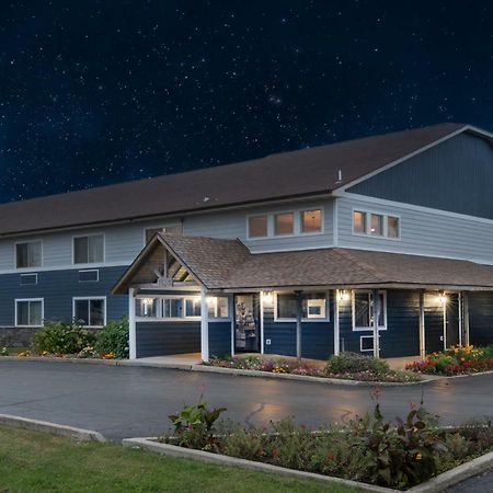 Northwoods Inn And Suites Ely Ngoại thất bức ảnh