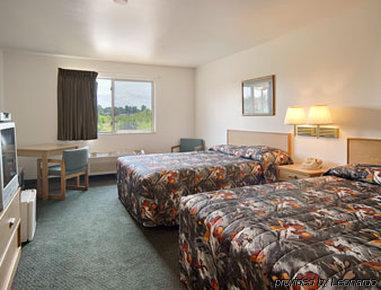 Northwoods Inn And Suites Ely Phòng bức ảnh